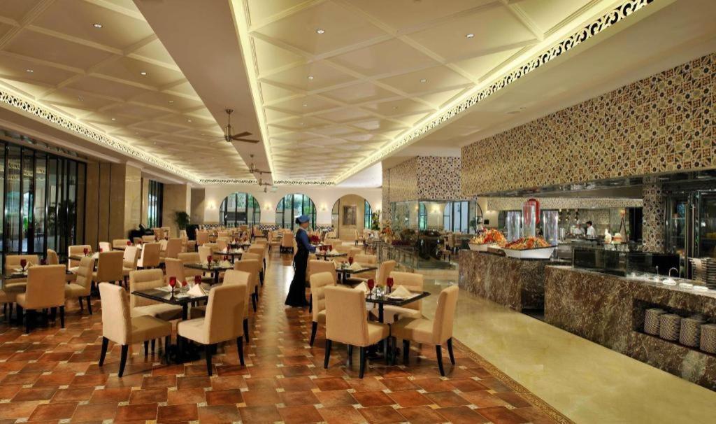 The Coli Hotel Шънджън Екстериор снимка