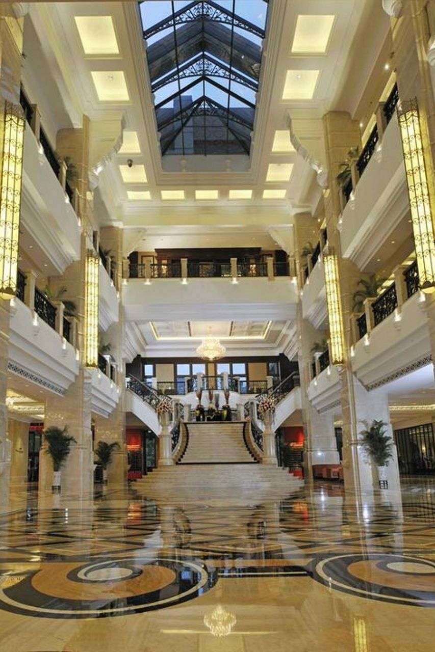 The Coli Hotel Шънджън Екстериор снимка
